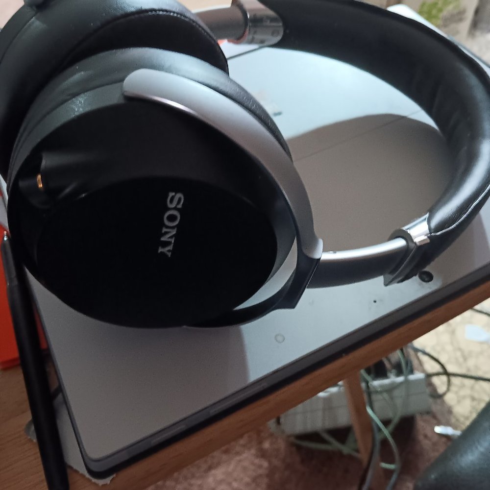Sony mdr-z7 headphone